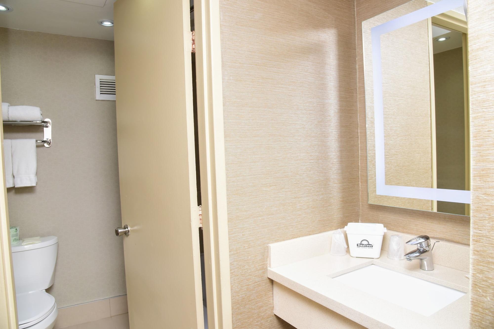Days Inn By Wyndham Ottawa Luaran gambar