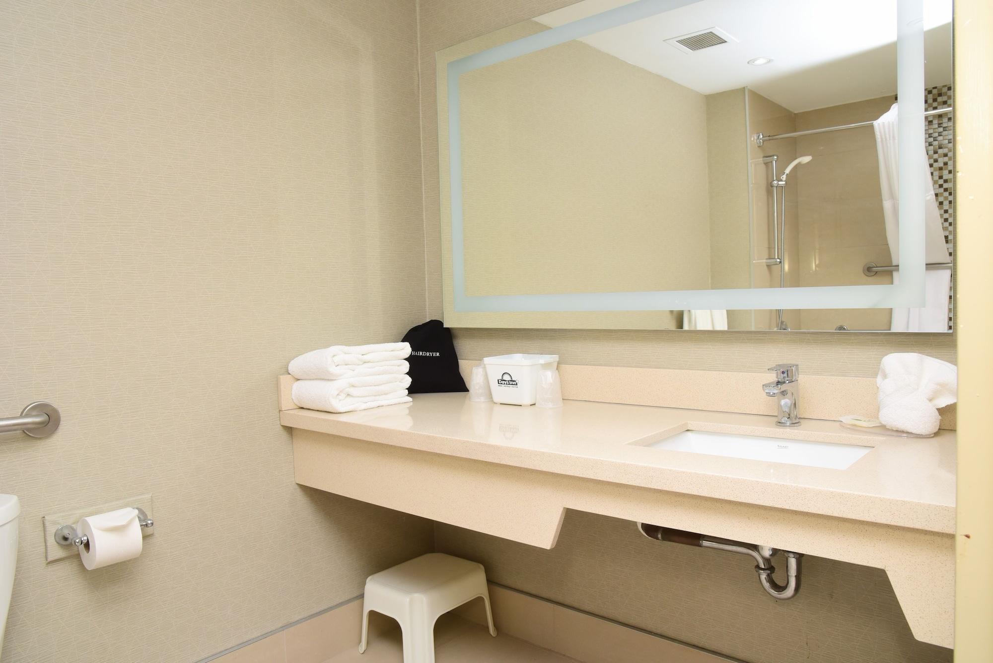 Days Inn By Wyndham Ottawa Luaran gambar